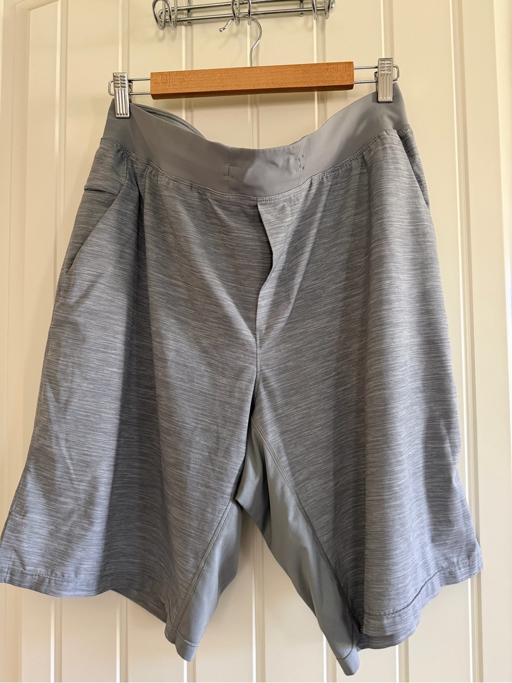 Lululemon Mens License to train 9” short
Gray - like new!